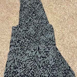 Athleta Salutation Stash Pocket 7/8 Leggings – Size 2X
$34